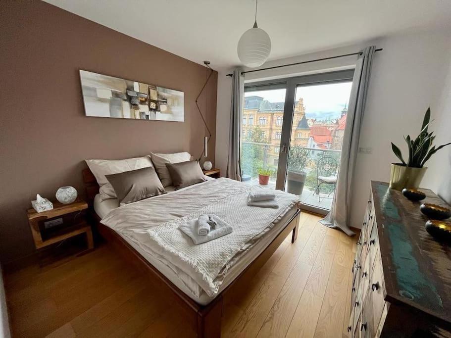 Apartment In Historical Center With Park View Plzeň Eksteriør billede